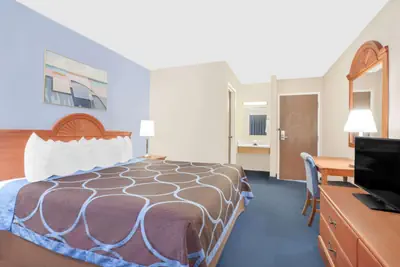 Photo 4 - Super 8 by Wyndham Middletown