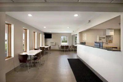 Photo 3 - Super 8 by Wyndham Tuscola