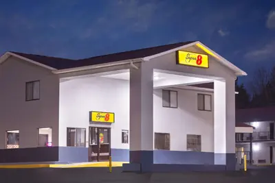 Photo 2 - Super 8 by Wyndham Locust Grove