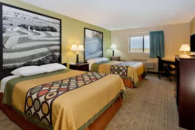 Photo 4 - Super 8 by Wyndham Rochelle