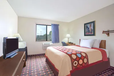 Photo 4 - Super 8 by Wyndham Douglas
