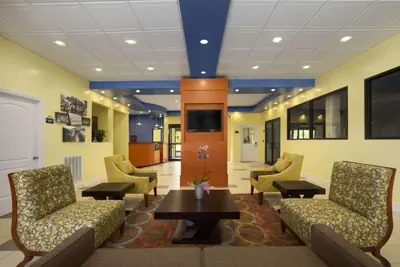 Photo 5 - Days Inn by Wyndham Fultondale