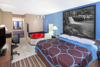 Photo 5 - Super 8 by Wyndham Dothan