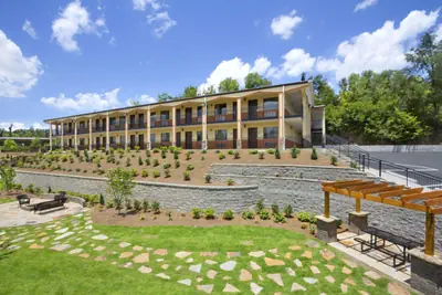 Photo 2 - Days Inn by Wyndham Fultondale