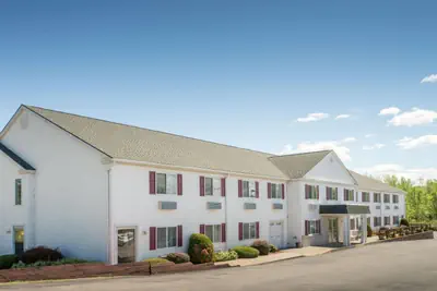 Photo 2 - Rodeway Inn