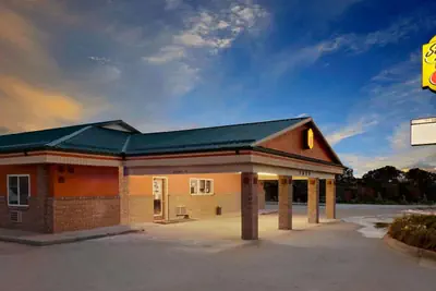 Photo 2 - Super 8 by Wyndham Siloam Springs