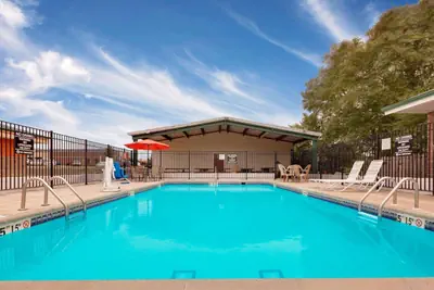 Photo 5 - Super 8 by Wyndham Siloam Springs