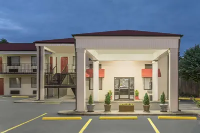Photo 2 - Super 8 by Wyndham Bryant Little Rock Area