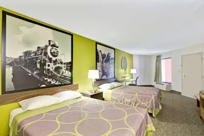 Photo 5 - Super 8 by Wyndham Gainesville
