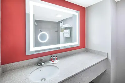 Photo 5 - Ramada by Wyndham Alpharetta Atlanta North