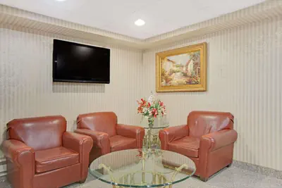 Photo 3 - TraveIodge by Wyndham Parsippany