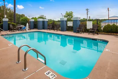 Photo 2 - Best Western Commerce Inn