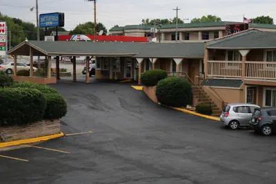 Photo 5 - Battlefield Inn Springfield