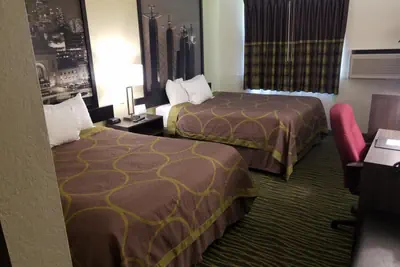 Photo 5 - Super 8 by Wyndham Independence Kansas City