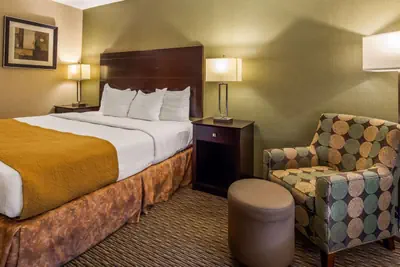 Photo 5 - Spark By Hilton Watertown
