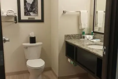 Photo 5 - Holiday Inn Express & Suites Golden by IHG