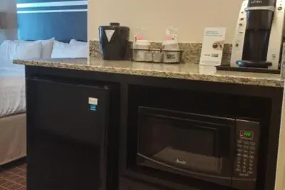 Photo 4 - Holiday Inn Express & Suites Golden by IHG