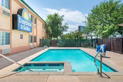 Photo 3 - Days Inn & Suites by Wyndham Wichita