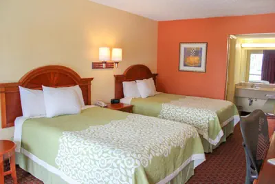 Photo 5 - Rose Garden Inn & Suites Thomasville