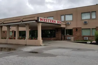 Photo 5 - Western Inn