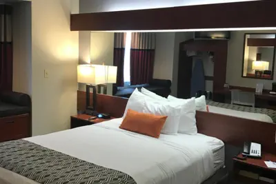 Photo 2 - Microtel Inn & Suites Urbandale