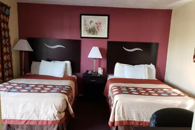 Photo 2 - American Inn