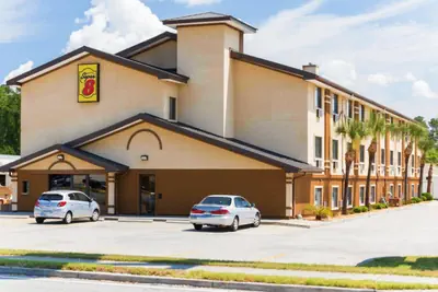 Photo 2 - Super 8 by Wyndham Brunswick/St Simons Island Area