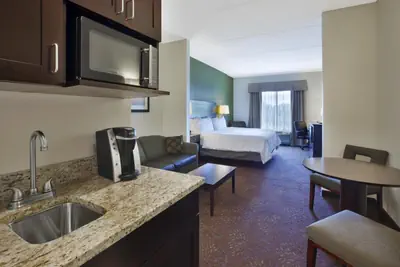 Photo 3 - Holiday Inn Express & Suites Geneva Finger Lakes by IHG