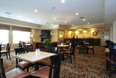 Photo 4 - Best Western Plus Valdosta Hotel & Suites