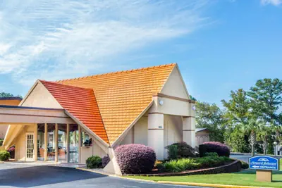 Photo 2 - Howard Johnson by Wyndham Athens