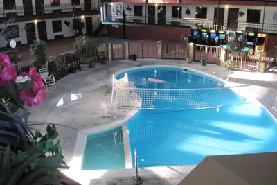 Photo 3 - Dodge House Hotel
