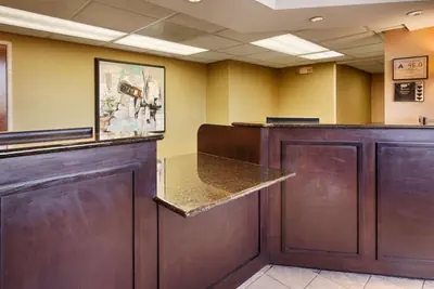 Photo 4 - SureStay Plus Hotel by Best Western Roanoke Rapids I-95