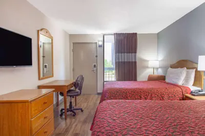Photo 5 - Days Inn by Wyndham Clinton - Laurens I-26
