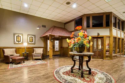 Photo 5 - Clarion Inn Garden City