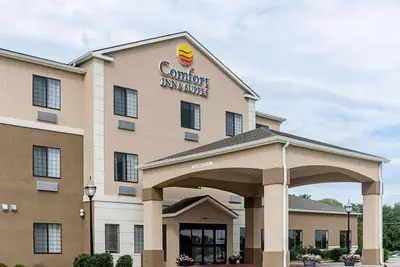 Photo 4 - Comfort Inn & Suites Lawrence - University Area