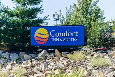 Photo 2 - Comfort Inn & Suites Lawrence - University Area