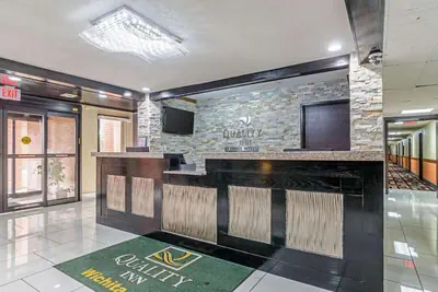 Photo 3 - Quality Inn South