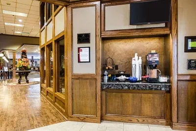 Photo 4 - Clarion Inn Garden City