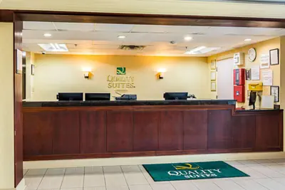 Photo 4 - Quality Suites Atlanta Airport East