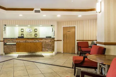 Photo 4 - Comfort Suites Summit County