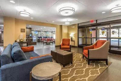 Photo 3 - Comfort Inn & Suites Dalton West