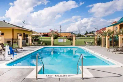 Photo 2 - Quality Inn Macon West