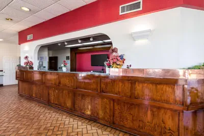 Photo 5 - Econo Lodge Inn & Suites Conference Center Dublin