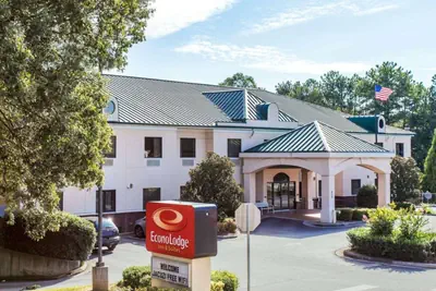 Photo 4 - Econo Lodge Inn & Suites Marietta near Dobbins ARB