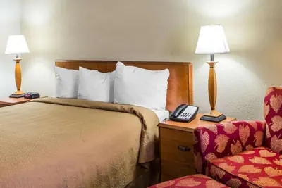 Photo 2 - Quality Inn At the Mall - Valdosta