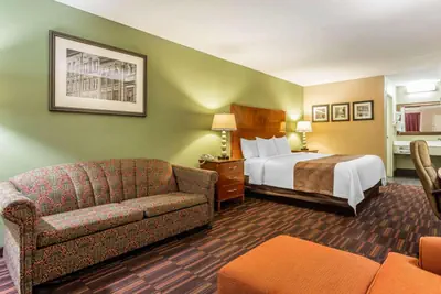Photo 4 - Quality Inn & Suites near Robins Air Force Base