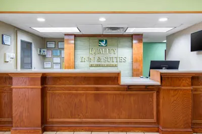 Photo 2 - Quality Inn & Suites Decatur - Atlanta East