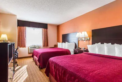Photo 2 - Quality Inn & Suites Ottumwa North