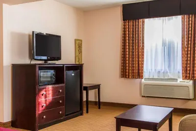 Photo 4 - Quality Inn & Suites Ottumwa North