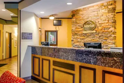 Photo 4 - Suburban Studios Cedar Falls